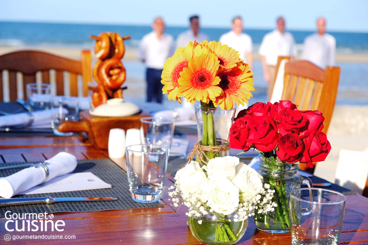 Dine Along the Beach 