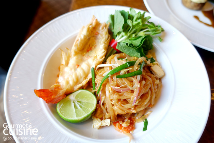 Lobster Butter Phad Thai 