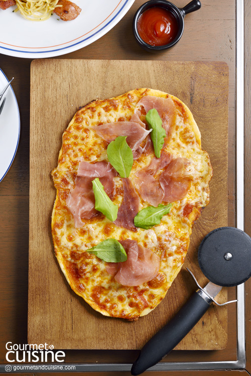 Pizza Parma Ham and Rocket Leaves