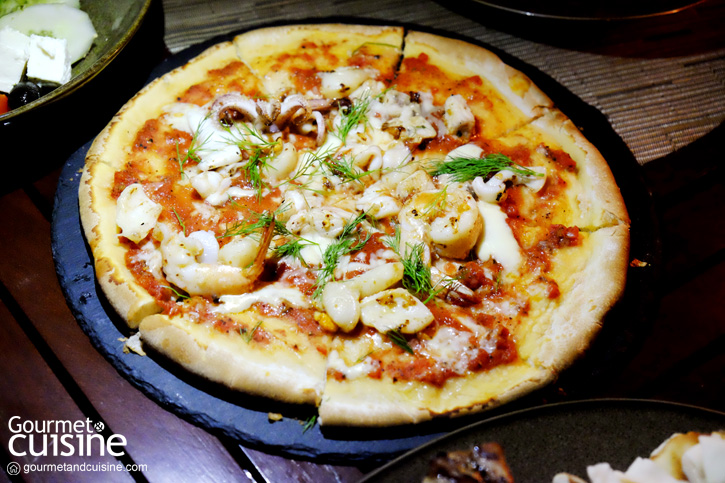 Seafood Marinara Pizza 