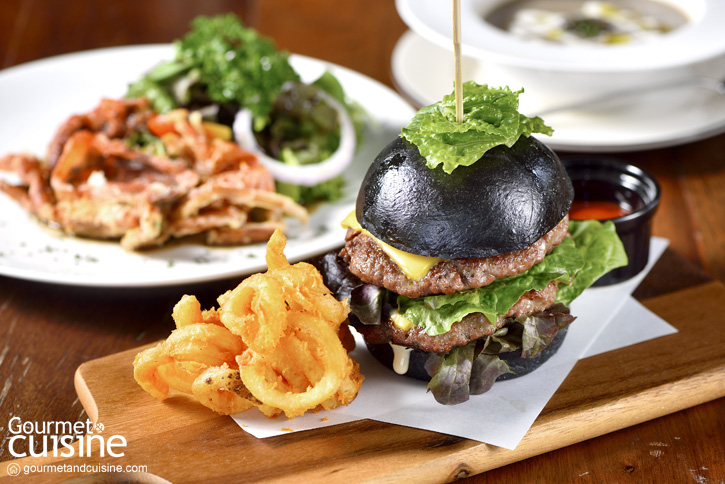 Charcoal Bun Double Beef Burger 