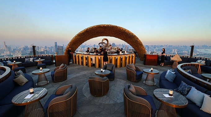 Nobu Rooftop Bar รูฟท็อปบาร์พร้อมวิว 360 องศา พร้อมให้บริการแล้วที่ EA Rooftop at The Empire