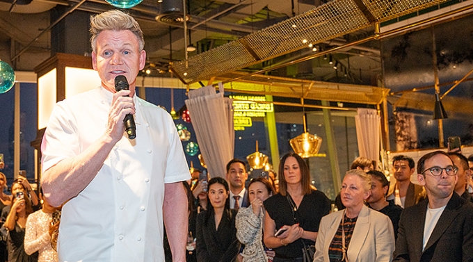 เชฟกอร์ดอน แรมซีย์ เซเลบริตีเชฟระดับโลกร่วมเปิดร้าน GORDON RAMSAY BREAD STREET KITCHEN & BAR ที่ไอคอนสยาม