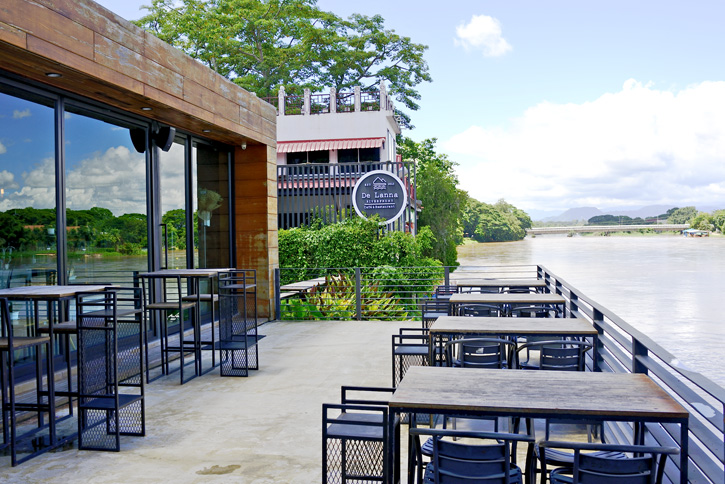 De Lanna Riverfront Café & Restaurant