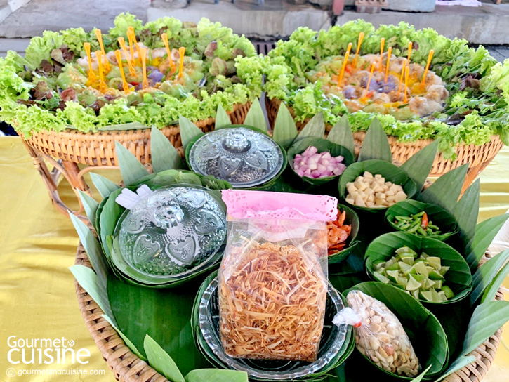 ตลาดน้ำวัดโบสถ์ (บน)