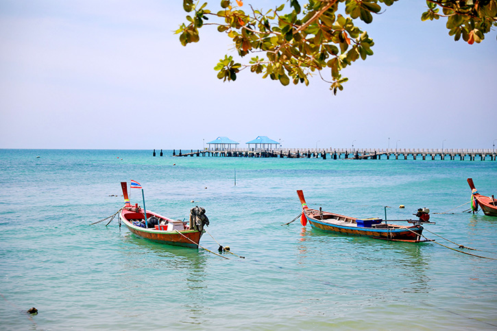 ลัดเลาะริมหาดราไวย์ ก่อนแวะชิมค็อกเทลของดีอ่าวฉลอง