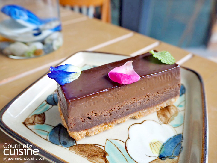 Brown Café Where We Bake & Blend ภูเก็ต คาเฟ่ที่คนรักเค้กต้องมาโดน