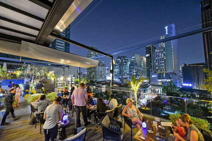 akyra TAS Sukhumvit เปิดตัว “Rooftop Pool” สระว่ายน้ำซีทรูสุดเซ็กซี่ พร้อมฉลองเทศกาลแห่งความสุข