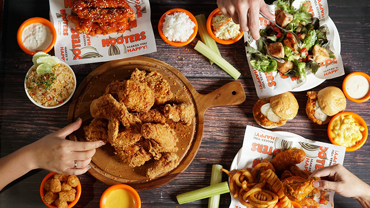 ฮูตเตอร์สเปิดให้บริการอีกครั้งในกรุงเทพพร้อมให้บริการ Hooters Delivery