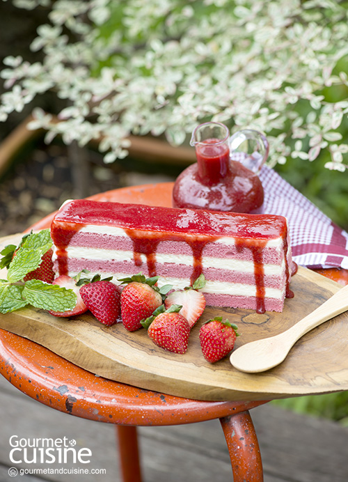 Strawberry Red Cake with Sweet Red Sauce