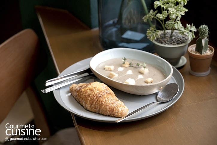 Soup of the Day & Butter Croissant