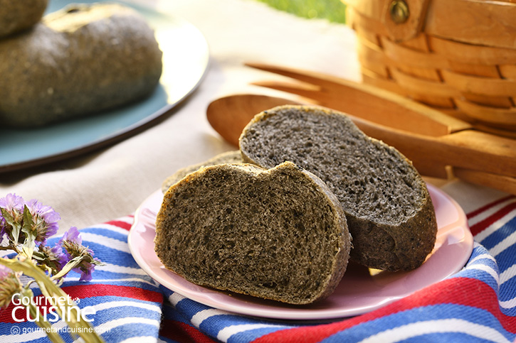 ปังงา...ด๊ำดำ Black Sesame Bread