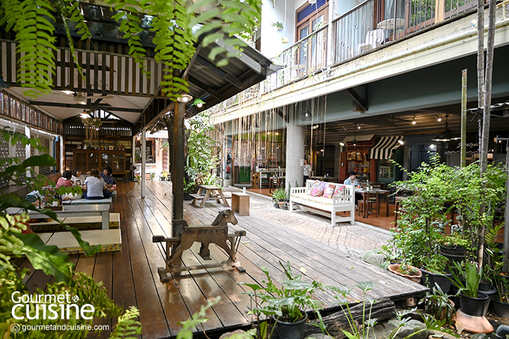 Unbranded Cafe โรงแรมพระนครนอนเล่น