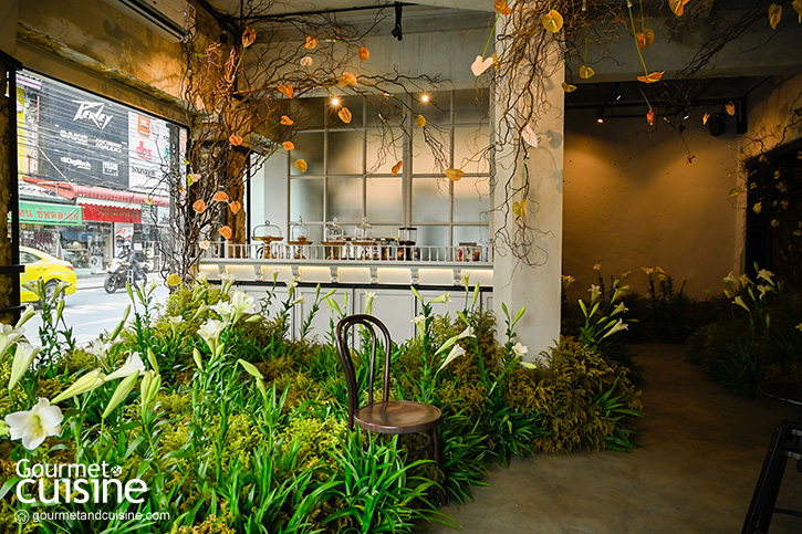 MALEE BREW & BLOOM คาเฟ่ดอกไม้สุดวินเทจ ย่านพระนคร