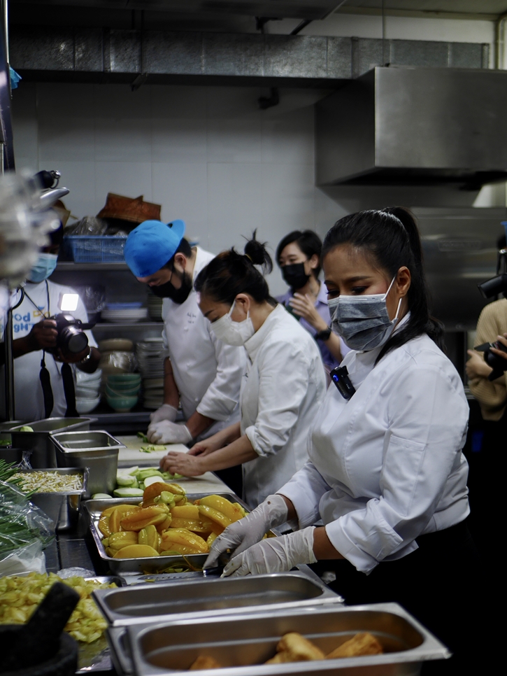 Food For Fighters โครงการข้าวเพื่อหมอ 