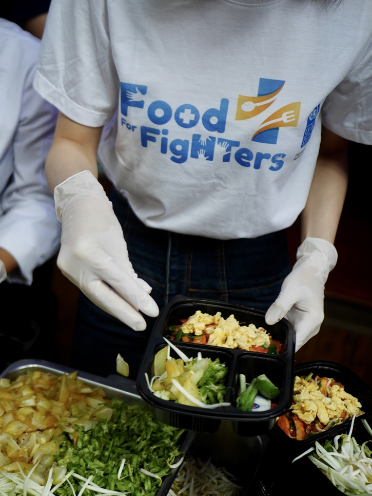 Food For Fighters โครงการข้าวเพื่อหมอ 