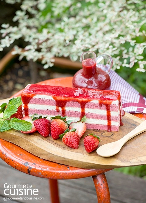 Strawberry Red Cake with Sweet Red Sauce