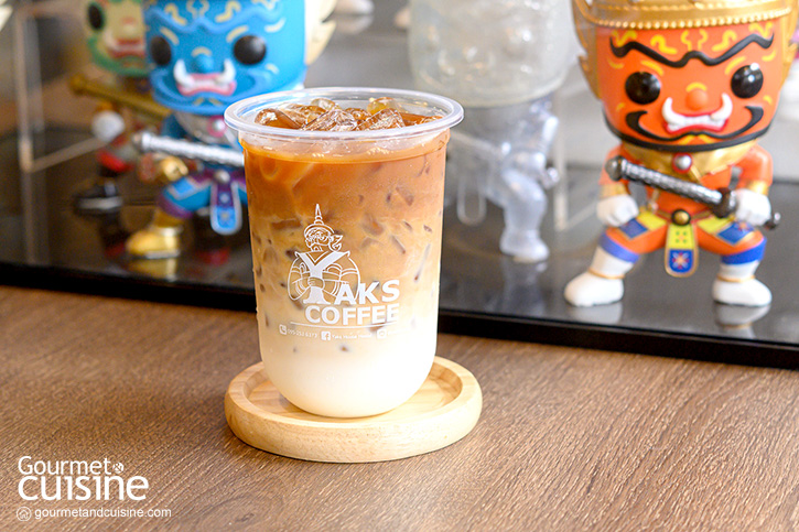 Yaks Coffee ร้านกาแฟน่ายัก(ษ์) ในโฮสเทลสุดโมเดิร์น