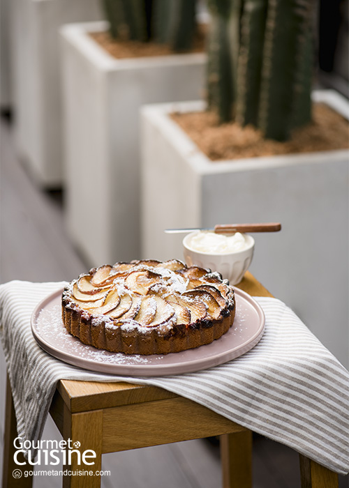 Apple Cake with Mascarpone Cream บัตเตอร์เค้กเนื้อนุ่มฉ่ำ