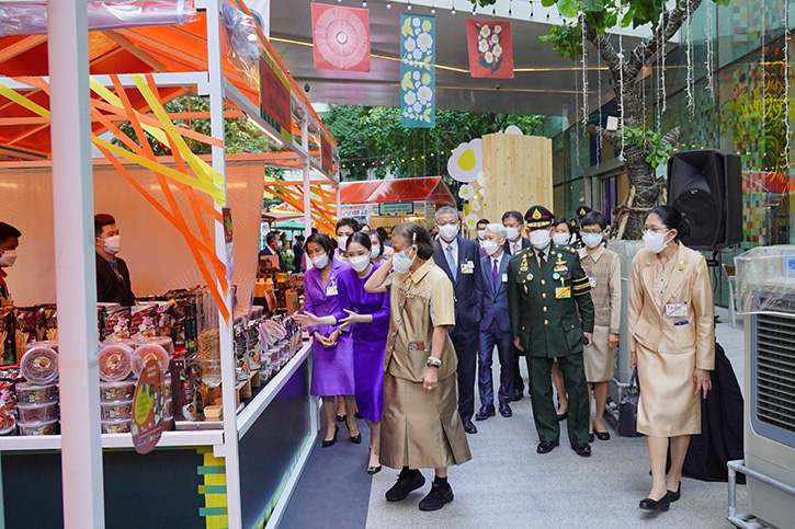 สมเด็จพระกนิษฐาธิราชเจ้า กรมสมเด็จพระเทพรัตนราชสุดาฯ สยามบรมราชกุมารี ทรงเปิดงาน “เทศกาลน้ำมันเมล็ดคามีเลีย ภัทรพัฒน์” ณ เอ็มควอเทียร์