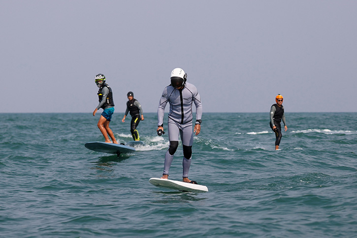 Mentagram และสยามดิสคัฟเวอรี่ ร่วมสร้างความสำเร็จระดับโลก “Lift Foils World Record Attempt” “โจอี้ บอย-เต้ ภูริต” ร่วมโต้คลื่นจากพัทยาไปหัวหิน