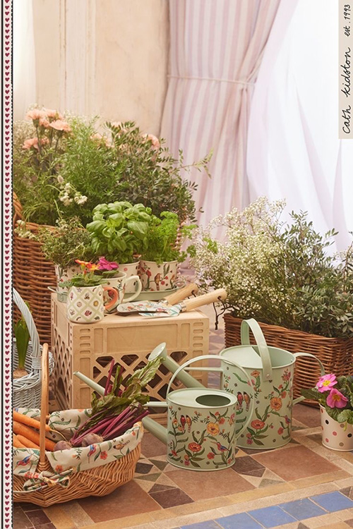 Cath Kidston เปิดตัวสินค้า Home & Garden คอลเลคชั่นใหม่ ชวนสาวๆสายกรีน ช็อปอุปกรณ์ตกแต่งทำสวนสุดคิ้วท์ 