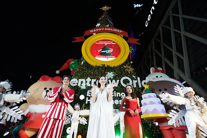 “ใบเฟิร์น-ไอซ์-โบกี้” ฉลองเปิดไฟต้นคริสต์มาสยักษ์ ที่งาน“centralwOrld Embracing Happiness 2023”