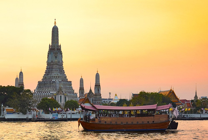 เฉลิมฉลองเทศกาลแห่งความสุขส่งท้ายปี กับเมนูอาหารสุดพิเศษ พร้อมพลุดอกไม้ไฟเหนือแม่น้ำเจ้าพระยา ณ อนันตรา ริเวอร์ไซด์ กรุงเทพฯ