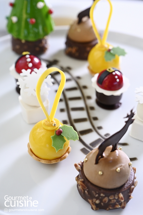 จิบ Festive Afternoon Tea ฉลองคริสต์มาสบนขบวนรถไฟ ที่ Park Hyatt Bangkok