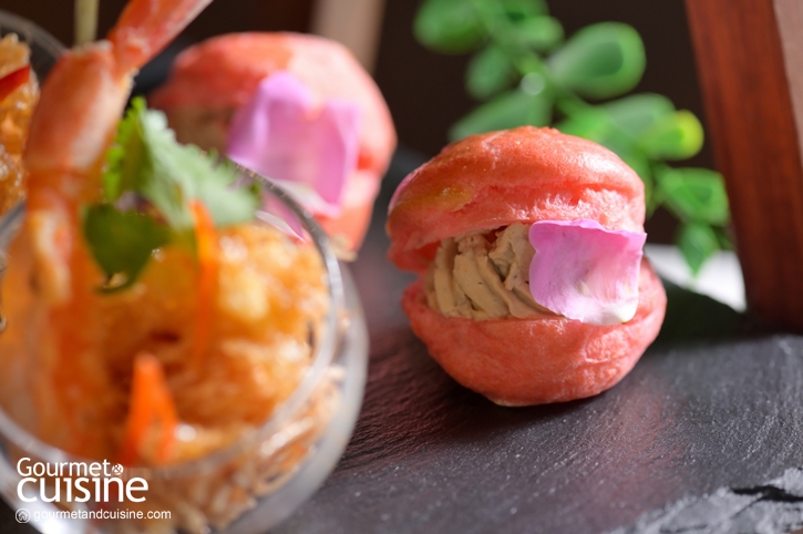 “Coming Up Roses” ชุดน้ำชายามบ่ายสีชมพูกรุ่นกลิ่นกุหลาบ By Greenhouse - Restaurant & Terrace