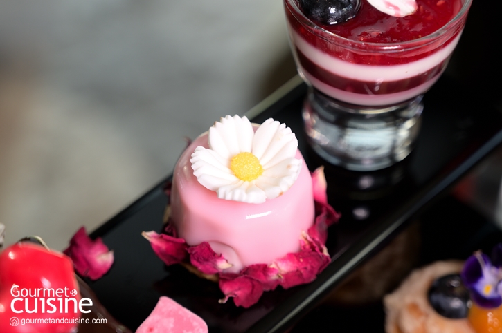 Palette of Love ชุดน้ำชายามบ่ายกรุ่นไอรักและงานศิลปะที่ The St. Regis Bangkok