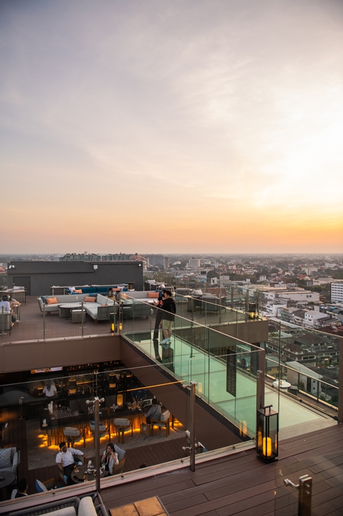 Mai Sky Bar บาร์สูงวิวสวยกลางเมืองเชียงใหม่