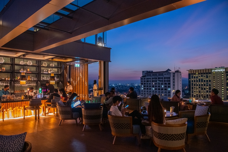 Mai Sky Bar บาร์สูงวิวสวยกลางเมืองเชียงใหม่