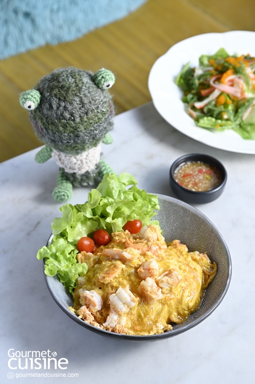 ถักเพลินเจริญอาหารที่ Bigknit Café คาเฟ่กระเป๋าไหมพรมยักษ์สุดฮิต สุขุมวิท 49