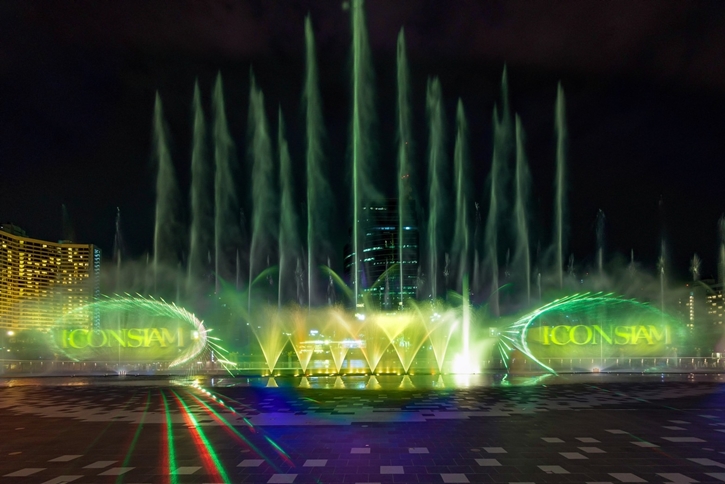 ททท. ชวนชมการแสดงระบำสายน้ำ “ICONIC Multimedia Water Feature” ในโครงการ “วิจิตร 5 ภาค”