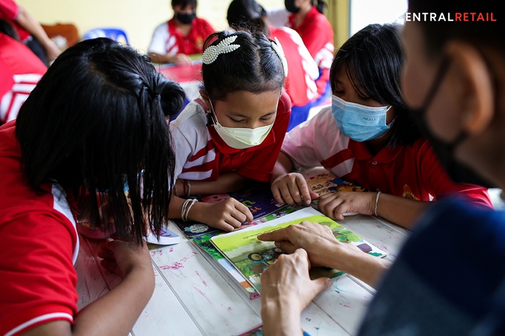 ท็อปส์ จับมือยูนิเซฟ สานต่อโครงการ ‘เด็กทุกคนอ่านได้’ รวบรวมแรงใจจากลูกค้า มอบเงิน 6.9 ล้านบาท ยกระดับการอ่านของเยาวชน