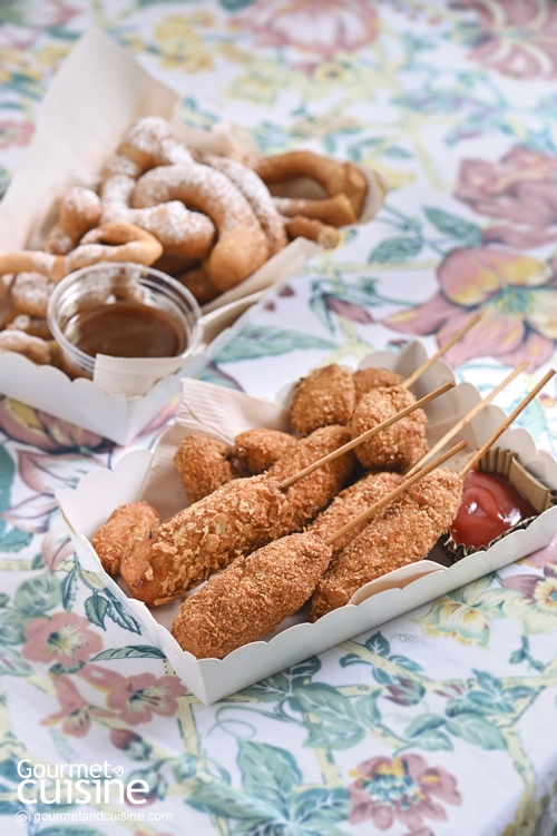 Corn Dog & Funnel Cake Fries สตรีทฟู้ดสไตล์อเมริกัน