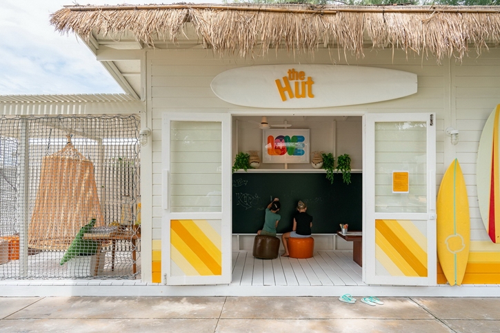 Kids in the Hut : The Standard, Hua Hin เปิดตัวห้องศิลปะแห่งใหม่สำหรับเด็ก พร้อมจับมือ 'Elate' จัดกิจกรรมทุกวันเสาร์รับปิดเทอม