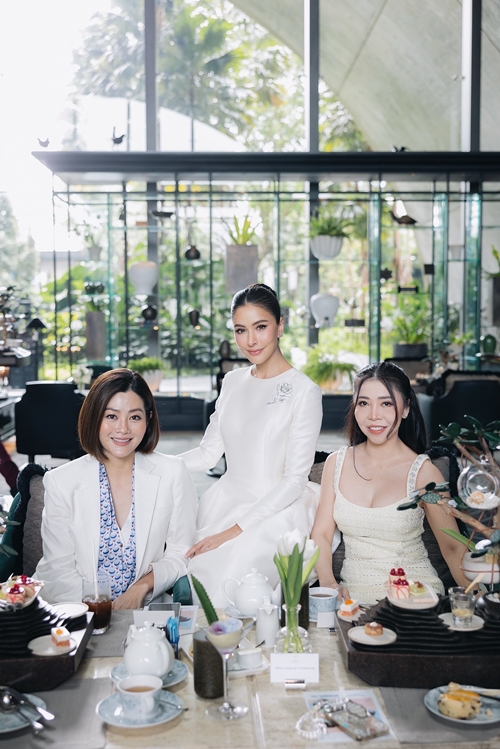 ศรีริต้า เจนเซ่น ณรงค์เดช จัดกิจกรรม Moment Of Hope Charity High Tea หาทุนสนับสนุน UNHCR เพื่อช่วยเหลือแม่และเด็กที่ต้องลี้ภัยจากภาวะสงครามทั่วโลก 