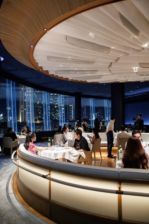 ลิ้มลอง “Menu Voyage” เมนูใหม่แห่งฤดูใบไม้ร่วงจาก Blue by Alain Ducasse 