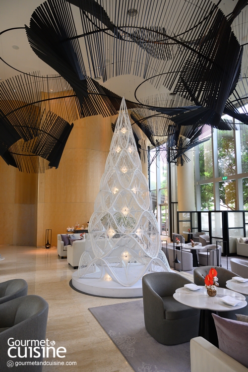 จิบชายามบ่ายใต้ต้นคริสต์มาสสีขาวที่ Park Hyatt Bangkok กับ “Festive Afternoon Tea”