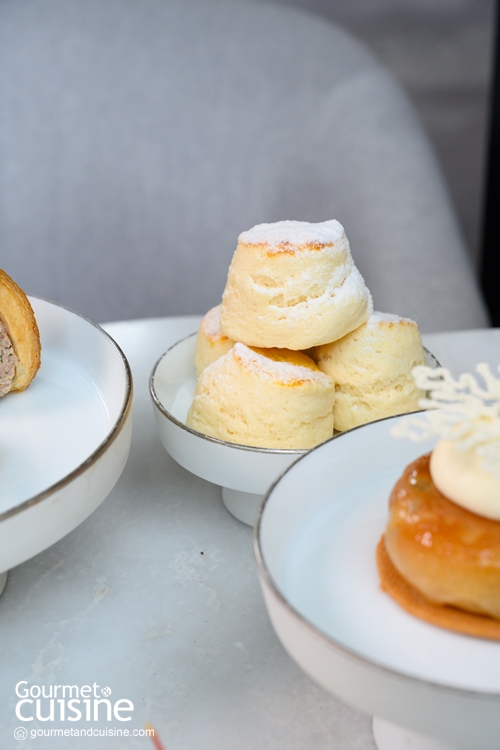 จิบชายามบ่ายใต้ต้นคริสต์มาสสีขาวที่ Park Hyatt Bangkok กับ “Festive Afternoon Tea”