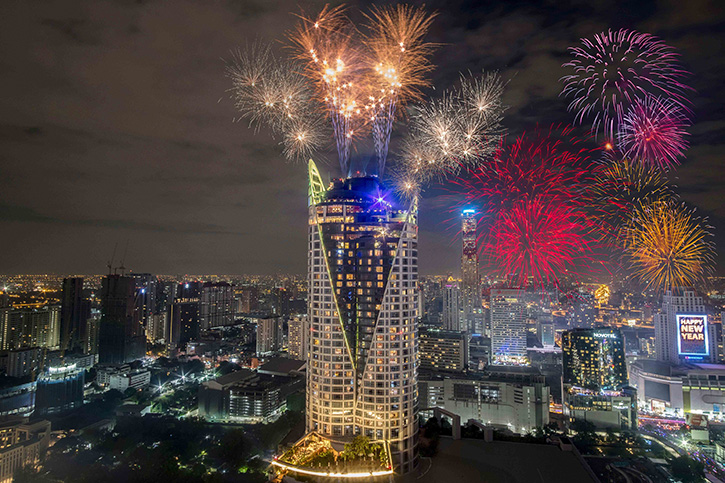 เคาท์ดาวน์ฉลองปีใหม่ เช็คอินโรงแรม ชมวิวพลุกลางกรุง  ที่เซ็นทาราแกรนด์ฯ เซ็นทรัลเวิลด์ 