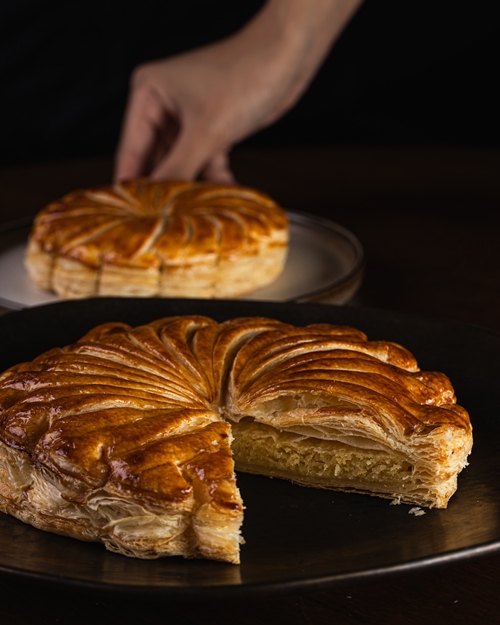 ฉลองวันเอพิฟานี (Epiphany) ด้วย “Galette des Rois” ขนมของพระราชา จาก 5 ร้านสุดปัง