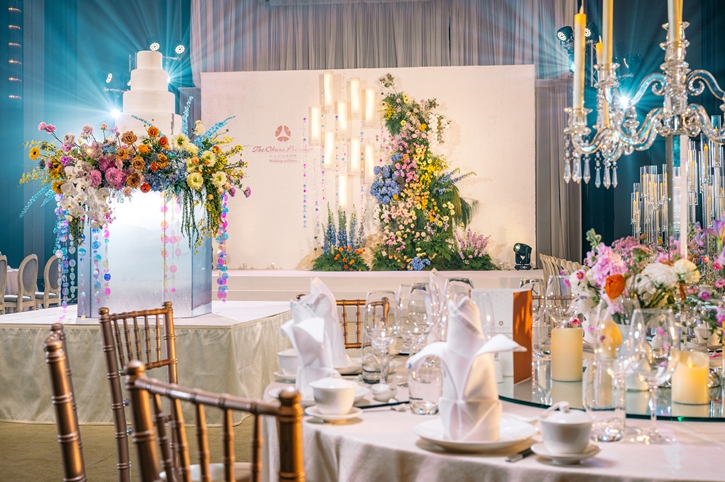 ความรักเปรียบเสมือนบทเพลงซิมโฟนีที่ดังก้องกังวาล และ 'Symphony of Love – Wedding Open House' ณ โรงแรม ดิ โอกุระ เพรสทีจ กรุงเทพฯ เป็นการเฉลิมฉลองความโรแมนติกและความสวยงาม ที่ซึ่งจะเนรมิตงานวิวาห์ในฝันให้กลายเป็นจริง 