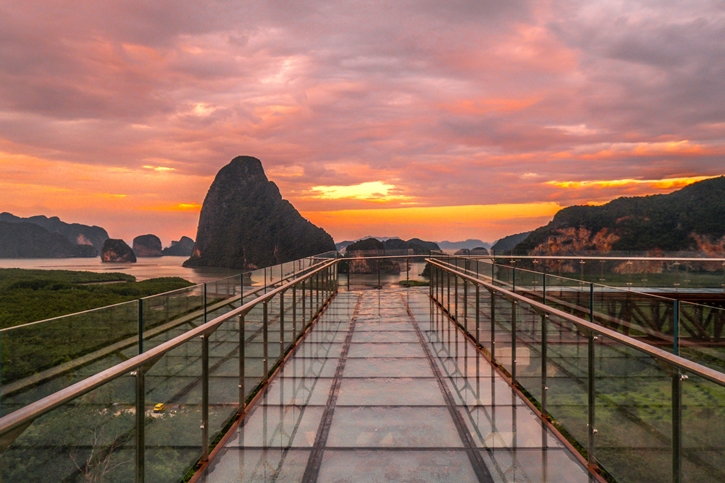 เปิดตัว Beyond Skywalk Nangshi รีสอร์ทไลฟ์สไตล์แห่งใหม่ พร้อมจุดชมวิวพื้นกระจกสูงและยาวที่สุดในไทย แลนด์มาร์คแห่งใหม่สุดอันซีนที่พังงา