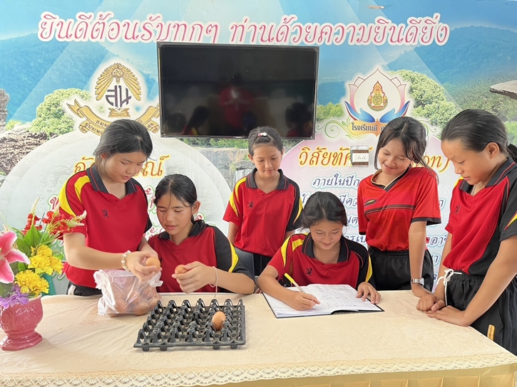 CPF หนุน CONNEXT ED ปูทางสร้างทักษะอาชีพให้น้องรร."สหราษฎร์นุเคราะห์" จ.ชัยภูมิ เลี้ยงไก่พันธุ์ไข่