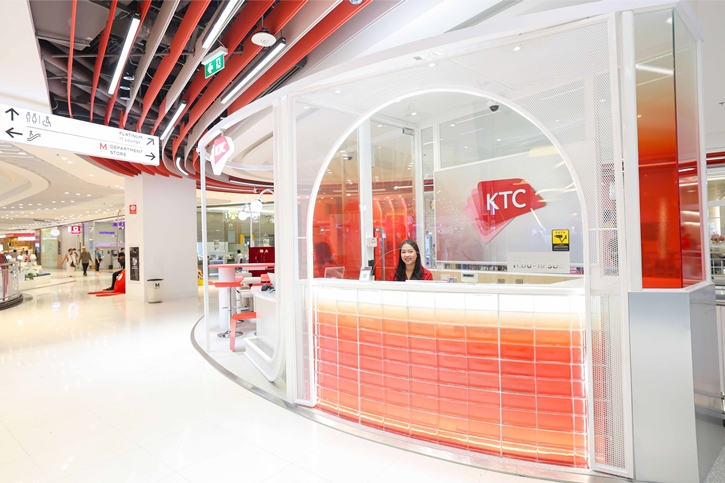 เคทีซีเปิดโฉม KTC TOUCH สาขาเดอะมอลล์ไลฟ์สโตร์ บางกะปิ  ภายใต้คอนเซ็ปต์ Biz Café 