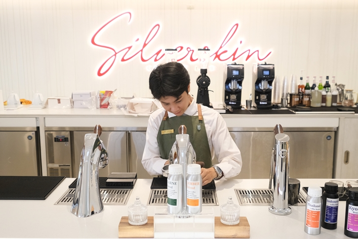 Silverskin Coffee Lab คาเฟ่พรีเมียมของคนรักเค้ก ชา กาแฟ  @เรนวูด ปาร์ค โครงการมิกซ์ยูสย่านลำลูกกา