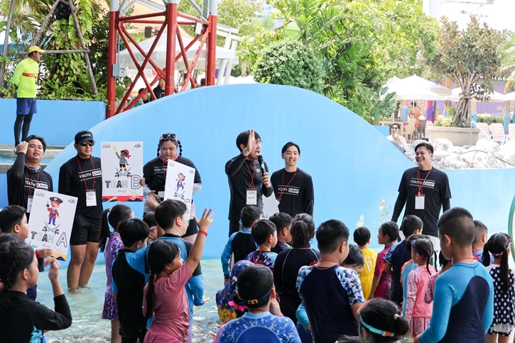 เซ็นทรัลพัฒนาชวน ‘ครูท็อป Rapcher’ พาน้องๆ ตะลุยกิจกรรมสุดมันส์ที่สวนน้ำ PORORO AQUA PARK ในแคมเปญ “The Little Campus 2024 